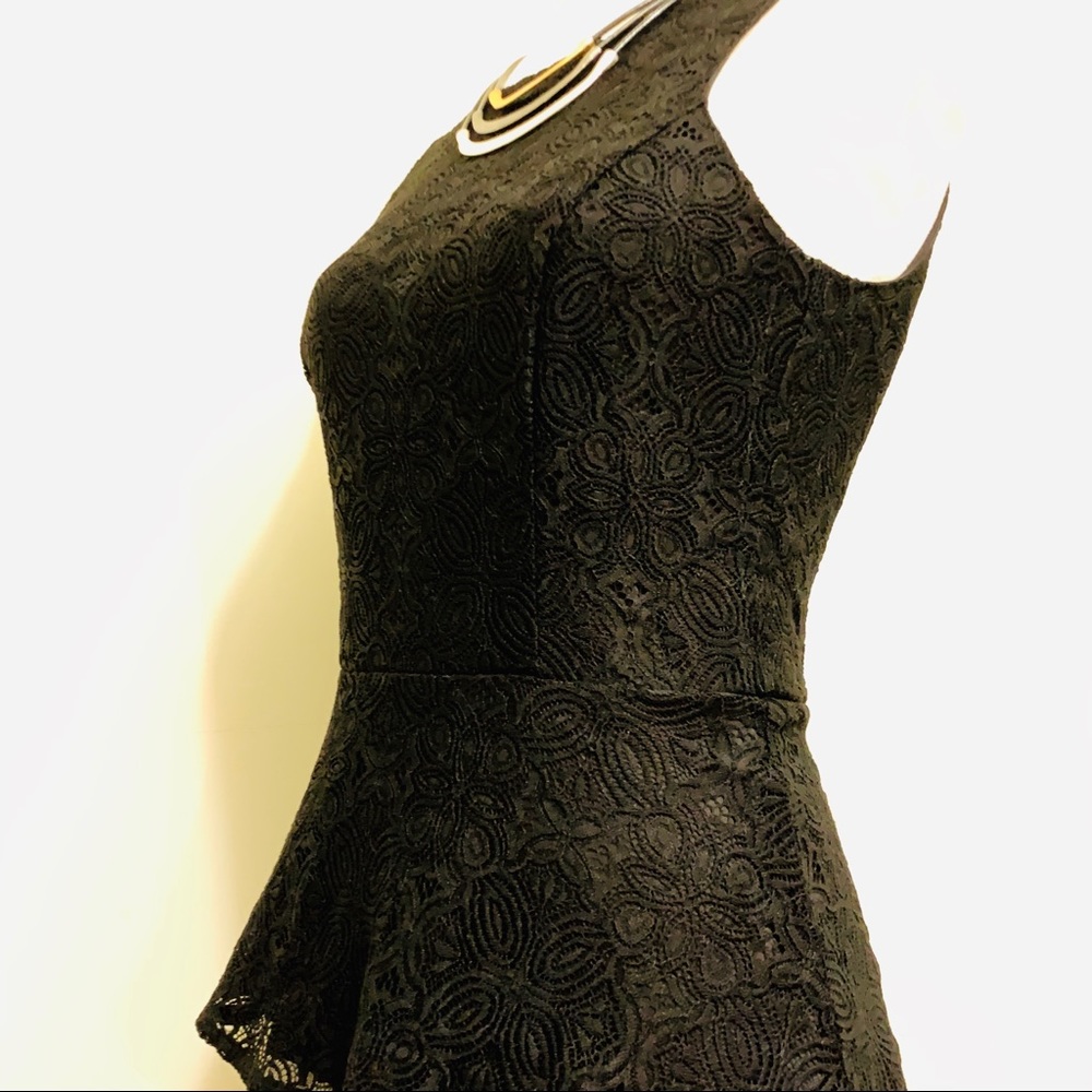 🌺WHBM 0 SLEEVELESS BLACK LACE TOP Fully LINED🌺